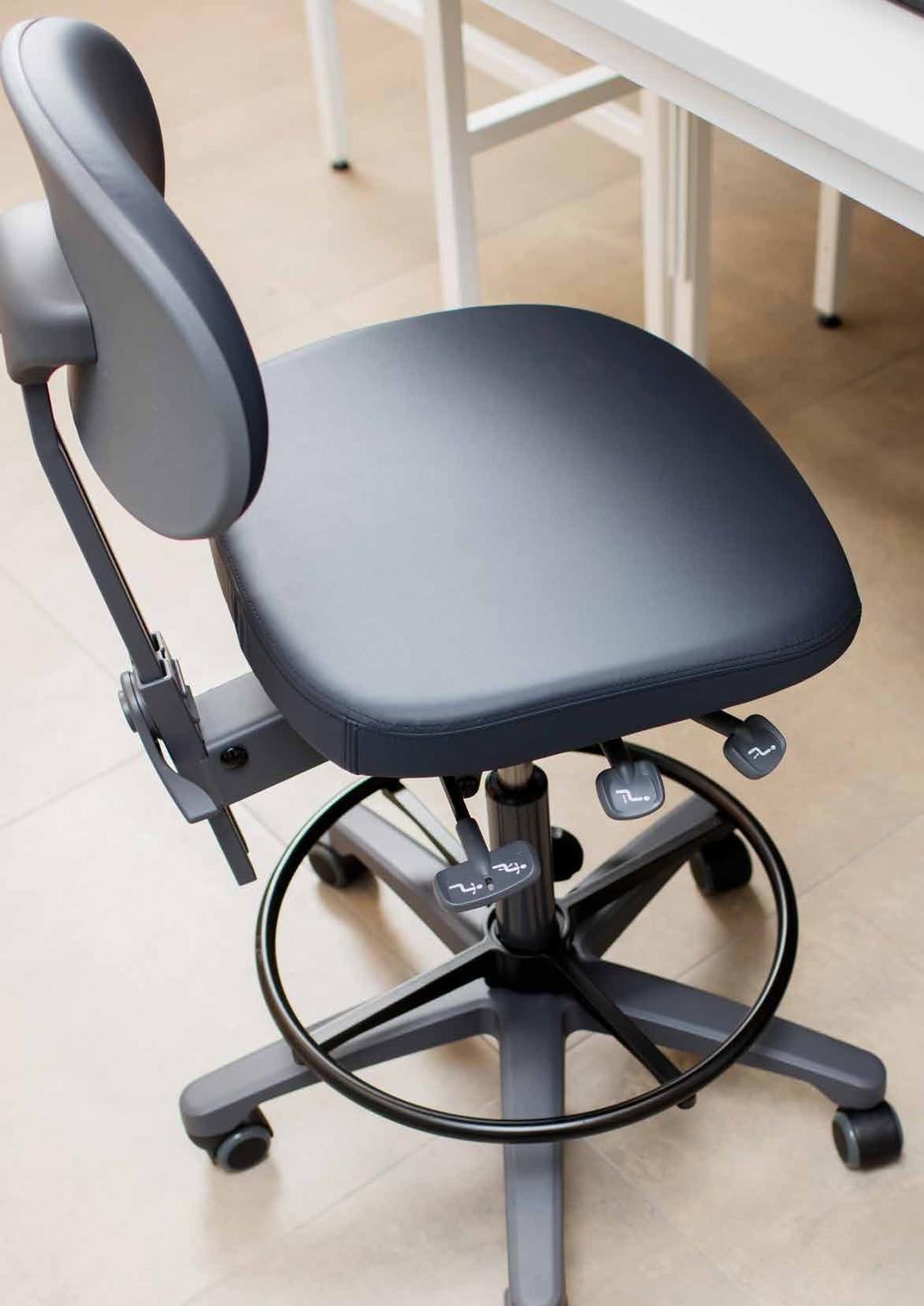 RH ACTIV 300 RH Activ 300 är en individuellt anpassningsbar stol som är specialdesignad för att passa i krävande miljöer såsom industri, laboratorier och kassadiskar.