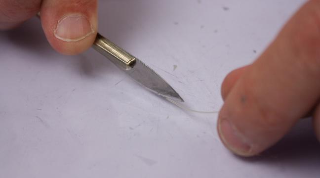 Tag två bitar 1 mm solid halvrund LarvaLace eller och spetsa till