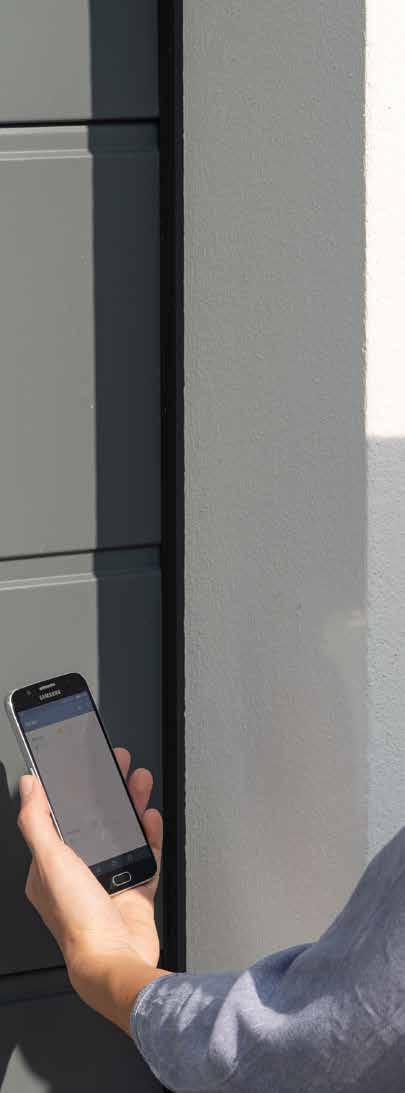 TILLBEHÖR Handsändaren i mobilen Med nya Hörmann BlueSecur App styr du bekvämt din garageport, infartsgrind, ytterdörrens lås och dörröppnare via Bluetooth* med din smartphone.