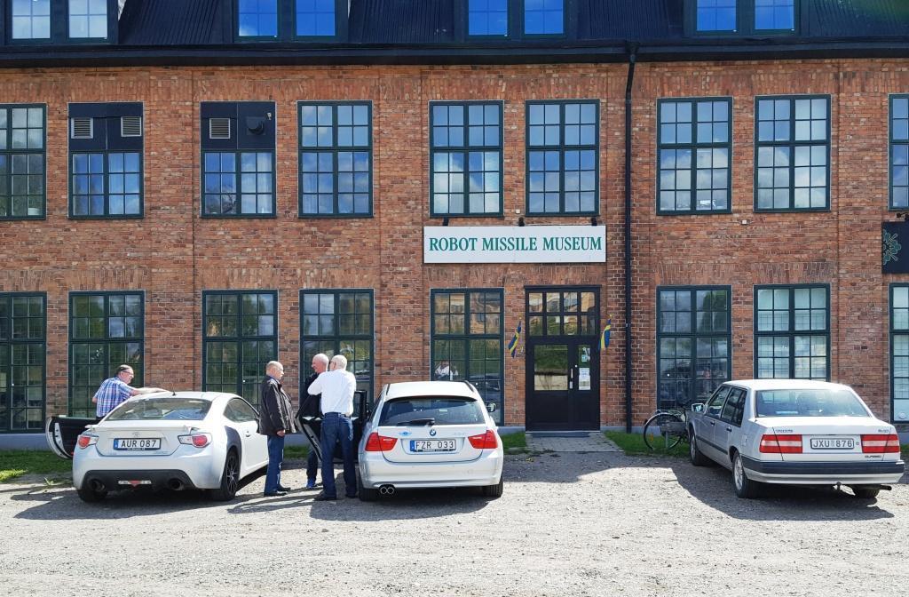 Svårt tyckte en del. Kvällen avslutades med många roliga anekdoter och många skratt.
