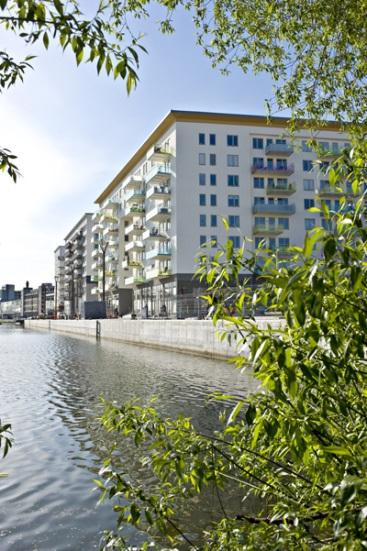 Enligt IFRIC 15 Intäkterna uppgick till 12 603 mkr (12 480) Koncernen i sammandrag Januari december 2013 Rörelseresultatet ökade till 1 523 mkr (1 374) Resultatet före skatt ökade till 1 464 mkr (1