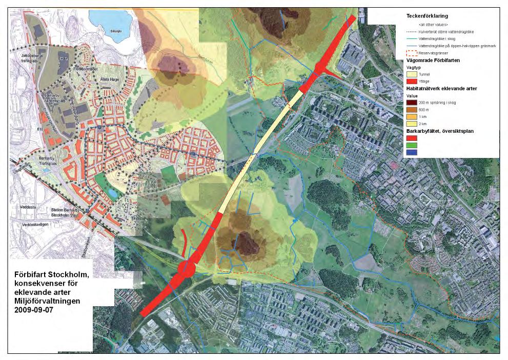 Figur 6.5 I bilden ovan visas habitatnätverk för eklevande och barrskogsarter. I kartan är även Förbifart Stockholm inlagd med yt- och tunneldelar.