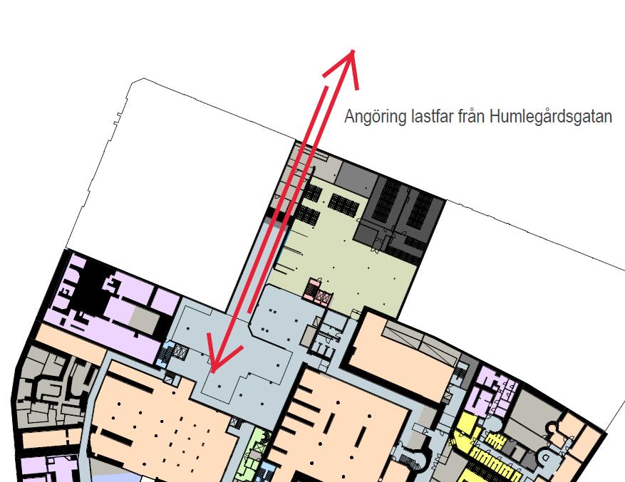 8.4 Angöring sopbil Borttransport av avfall från ytorna som omfattas av detta PM sker via lastfaret på plan -1, som angörs via ramp från Humlegårdsgatan 17, förutsatt att ny förrättning sker gällande