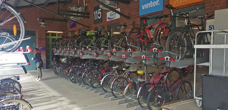 FALCOLEVEL PREMIUM+ Beskrivning Art nr cykelställ, ensidig, 3 övre och 3 nedre platser som ryer 6 cyklar, c. t. c., längd,80 900 00.