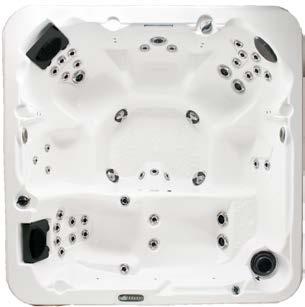 DIMENSION ONE SPAS @HOME-SERIEN LATITUDE Latitude är ett stort bad med många fördelar. Ett stort komfortabelt liggsäte med bra massage och Flex Therapy Pillow för ömma muskler i nacke och skuldror.