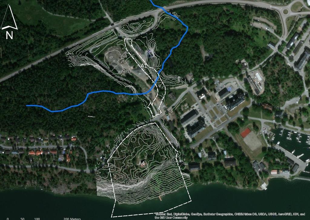 Figur 3-2. Topografi i delområde A1 och A4 (vitstreckade polygoner) med omgivningar.