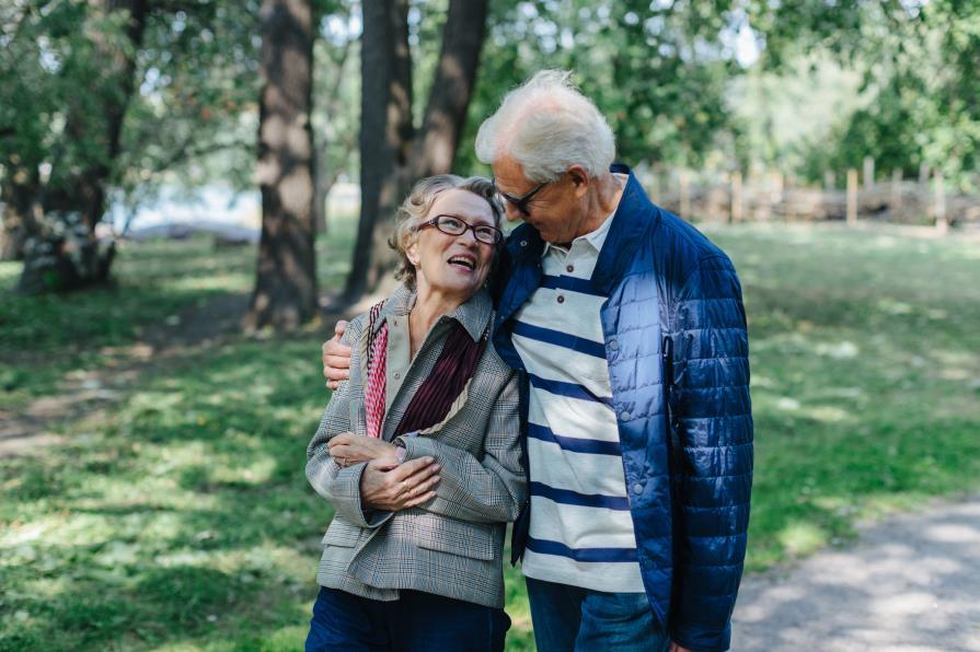 Aktuellt inom pensioner Antalet ansökningar om invalidpension fortsatte öka en ökning på 16 procent jämfört med i fjol. Intresset för partiell ålderspension vände uppåt igen efter nedgången i fjol.