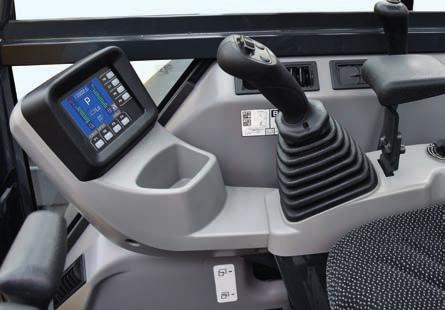 Bränslereglagets vridratt gör det enkelt att använda maskinen och justera motorvarvtalet. Den automatiska växlingsfunktionen för körhastighet gör driften både smidig och effektiv.