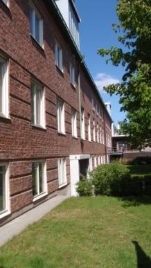 Byggnadens karaktärsdrag och värden enligt kvalitetsredovisning här intill och nedan skall särskilt beaktas vid eventuell ändring.