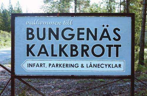 strandskyddsområdet. Strandskyddsområdet ingår i Gotlandskusten och är naturreservat. All mark som inte utgör tomtmark ingår i stamfastigheten som ägs och förvaltas av Aktiebolaget Bungenäs Kalkbrott.