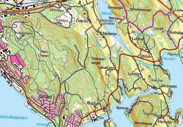 Du kan också göra en avstickare till Idbyfjärdens naturreservat, rikt på fågelliv. Fågeltorn fi nns. Skallåsen Nära vägen i Skallåsen kan du se rösegravar från bronsåldern.