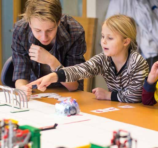 Verksamheten 2018 Basverksamheten Vår basverksamhet utgörs av aktiviteter för skolan: skolprogram, prao och gymnasiearbeten för elever, samt fortbildningar för lärare.