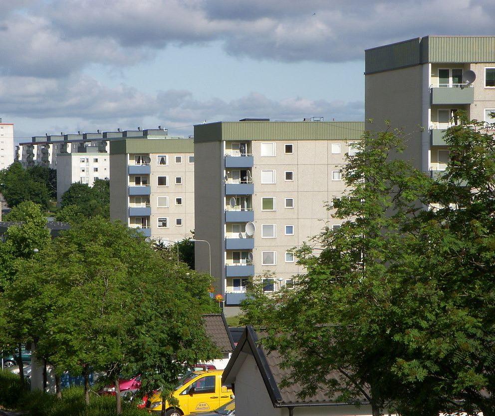 LÄGENHETER 450 000