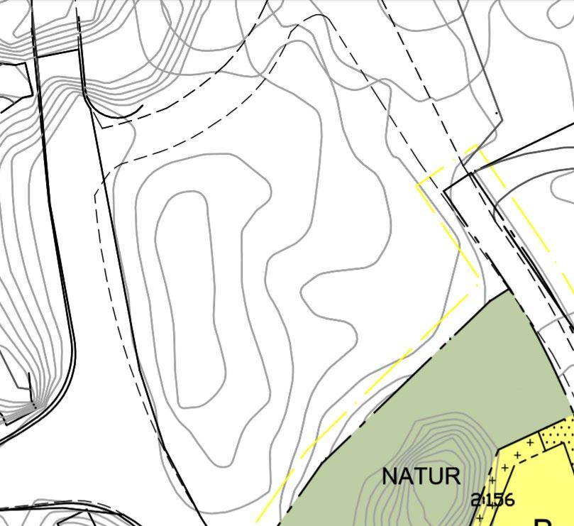 Markytan är ca 60x70 m och gränsar i väster mot korsningen Hedvigsbergsvägen/ Kavlåsvägen/ Stadsskogsgatan.