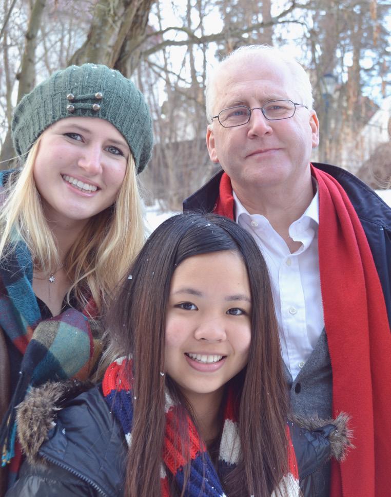 Att bli värdfamilj med YFU 1. INTRESSEANMÄLAN Du fyller i och skickar in en intresseanmälan via vardfamilj.yfu. se/intresseanmalan du visar din nyfikenhet, anmälan är inte bindande.