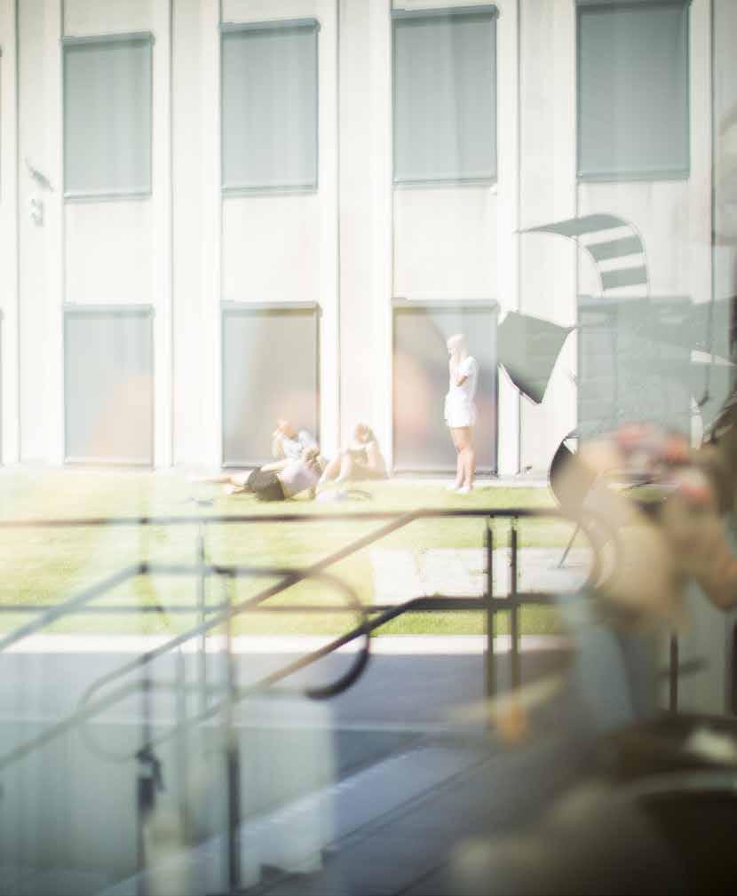 VÄLKOMMEN! Vem du än är och vart du än ska så är du huvudpersonen i ditt liv. Här på Kungsmadskolan är du även vår huvudperson.
