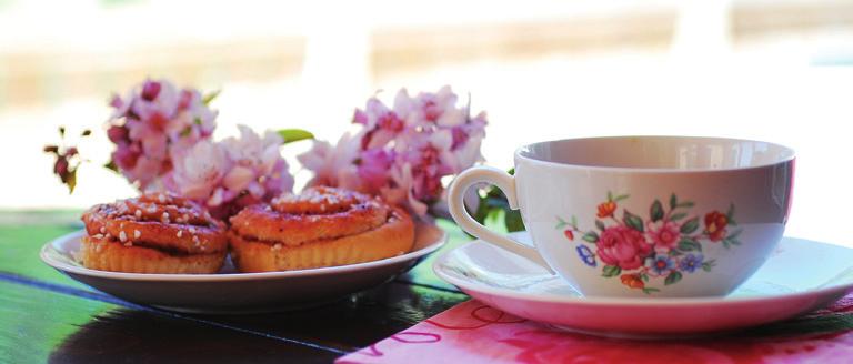 Efter söndagarnas gudstjänster serveras vägkyrkokaffe. 6 Vägkyrkan i sommar: 25 juni Kvällskul - för alla åldrar Kl. 18. 5-kamp, brännboll och korvgrillning 20 kr/vuxen.