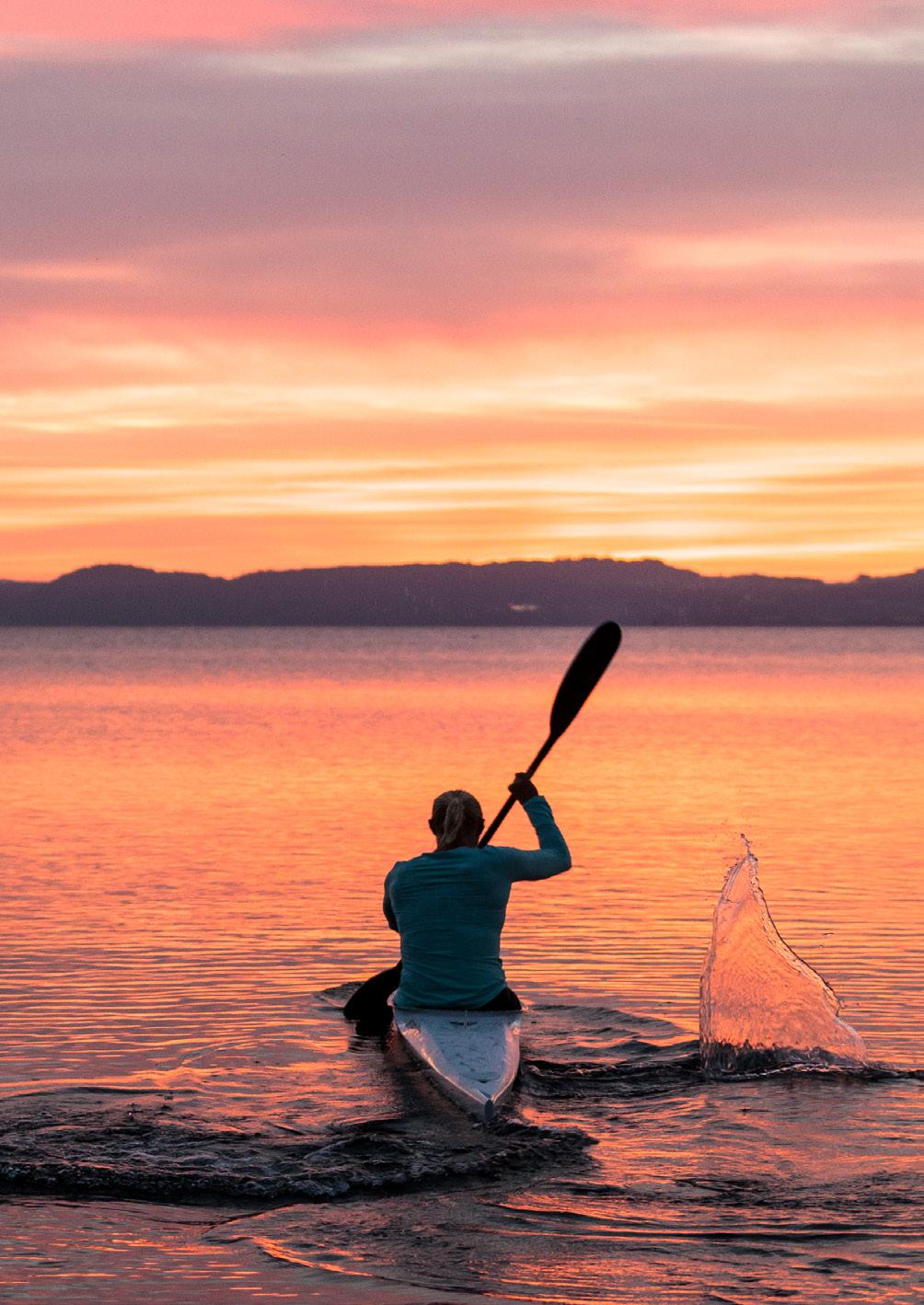 Att se på landskapet på ett nytt sätt skapar frid, lugn och fina upplevelser. Motivering till varför kajak & kanot är den aktivitet hon helst skulle vilja uppleva. Norsk kvinna 47 år.