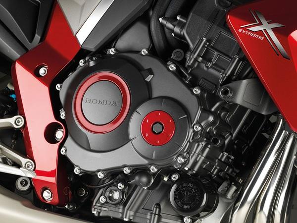 Motordekor koppling - Röd Motordekoration som är lackad i samma färg