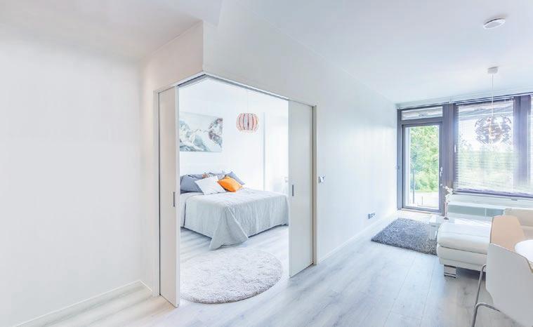 Pardörrar eller enkeldörrar EN AVSLAPPNAD START PÅ VARDAGEN! Farväl spring till skåpen och rota bland hyllor! Med Liunes pardörrar kan du skapa t.ex. en elegant walk-in closet i ditt hem.