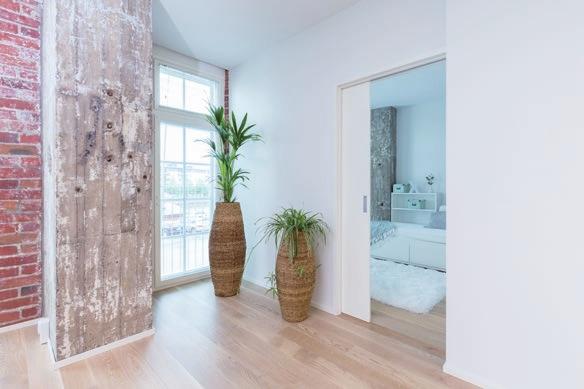 Varför Liune Door INSTALLATIONSFÄRDIGT ELEMENT unikt enkel och snabb att installera HELT OBEHIDRAD RÖRLIGHET inga trösklar LJUDISOLERING stäng dörren och lugna utrymmet SPARA YTA upp till tre extra