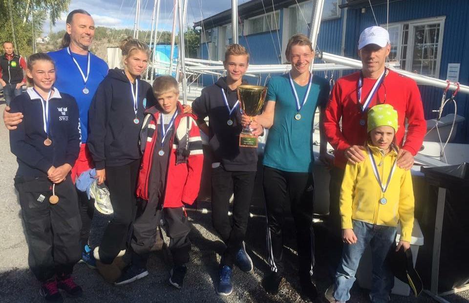 4 Tävlingar Vi arrangerade 1 kappsegling, ESS Jolle KM. ESS Jolle Sprintcup ställdes in pga. få deltagare, kall vår bidrog till det låga intresset.