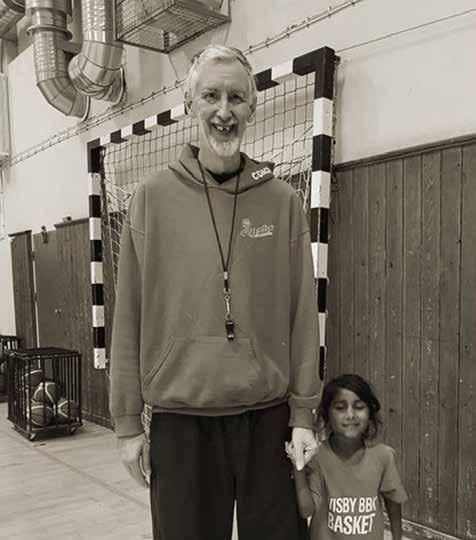 FOTO: VISBY BASKET Lasse Löfgren DEN 22 DECEMBER 2018 nåddes vi av ett mycket, mycket tråkigt besked. En stor basketledare hade lämnat oss.