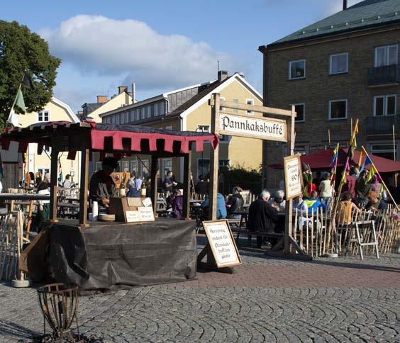 Fredag 12-20.15 Lördag 10-20.15 Söndag 11-15.30 En timma före varje föreställning säljer vi även biljetter i Brunnsparken: Fredag 20.30-21.30 Lördag 12-13 & 16-17 & 20.30-21.30 Söndag 12-13 BILJETTER!