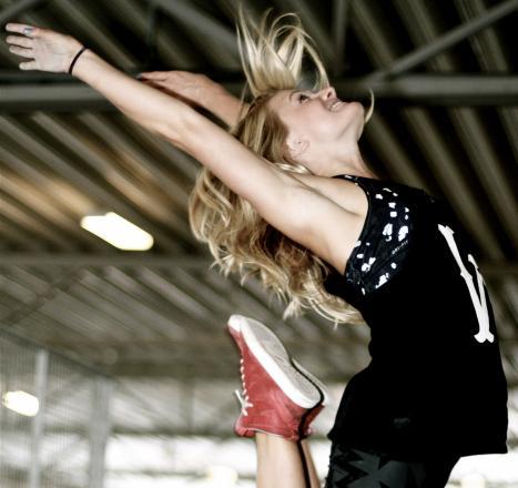 MALIN BERG Yogalärare, personlig tränare och tränings inspiratör med en bakgrund inom dans och gymnastik.