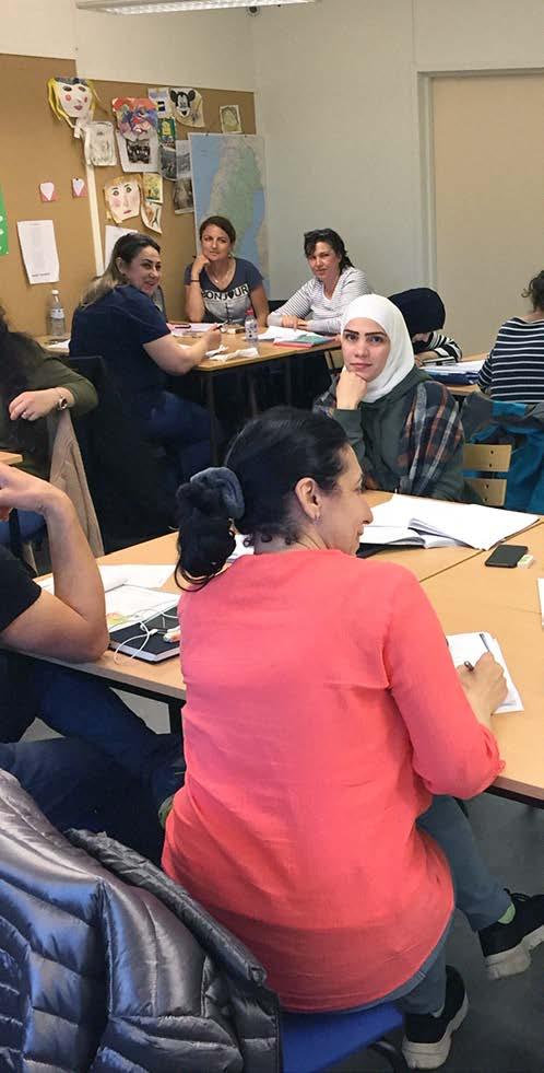 Studieväg 3 För dig som har studerat på gymnasiet u som har studerat på en högre nivå som tonåring eller som vuxen är mer självständig i din