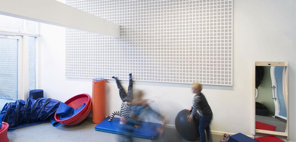 Tippen Børnehave, Danmark Rockfon VertiQ Metal Rockfon VertiQ Metal Rockfon VertiQ Metal är en akustisk väggabsorbent av stenull som täcks av en perforerad metall.
