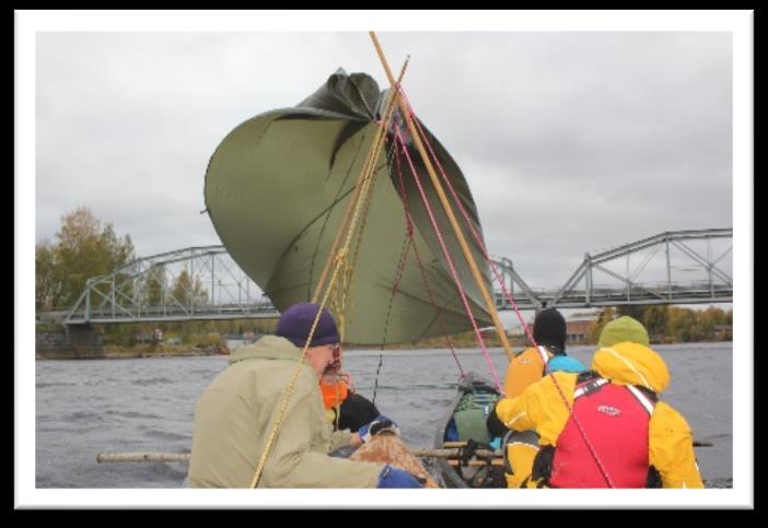 problematiskt. Frånlandsvind som riskerar att ta gruppen med sig utåt gör det extra viktigt att ligga nära land. Luft- och vattentemperatur påverkar konsekvenserna vid paddling och kapsejsning.