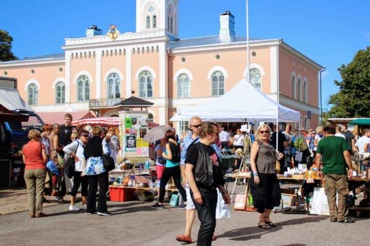 De anslag som centralen förfogar över (extern verksamhetsbidraget är bindande i förhållande till stadsfullmäktige) 21110003 Fullmäktige BUDGET 2017 BUDGET FÖRÄN- DRINGAR BUDGET 2017 EFTER FÖRÄNDR.