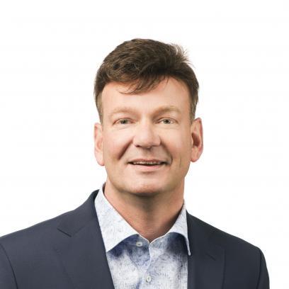 Han är även styrelseledamot i bland annat Docu Nordic AB och Lexplore AB, tidigare CEO för Dahl Sverige AB, Alfa Laval Celleco AB och Sydsvenska Dagbladets Industrigrupp AB.