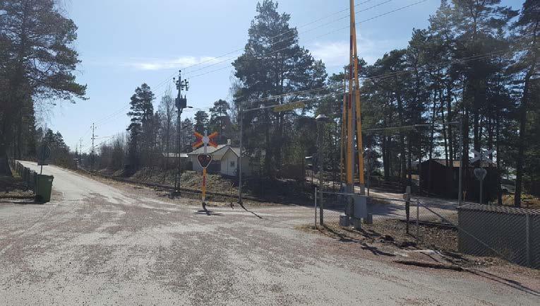 Järnväg och tågtrafik På Nyckelön ligger järnvägen i en gammal sträckning med många kurvor och äldre delar som är i behov av upprustning.