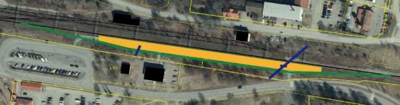 Mötesspår Heby, JO182 1. Beskrivning av åtgärden Figur Nytt spår markerat inritat (grönt), befintlig plattform rivs/byggs om till mittplattform (orange), plattformsövergång i form av gångbro (blå).