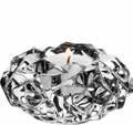 CARAT Med inspiration från juveler och ädelstenar har Lena Bergström förnyat den slipade kristallen med glasserien Carat.