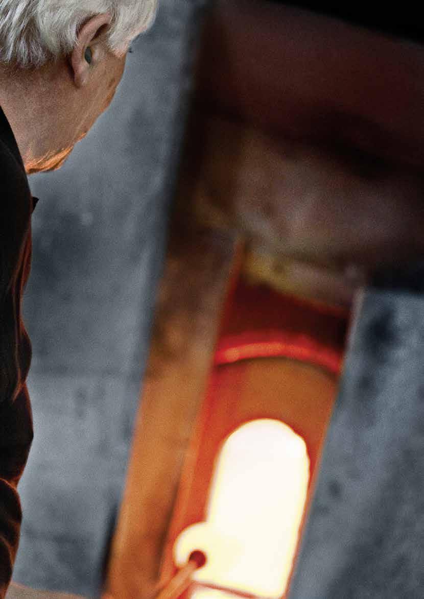 1. Först fångas glasmassan an på pipan.