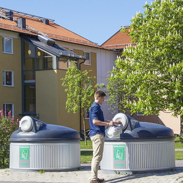 hushållssopor och den mindre på 750
