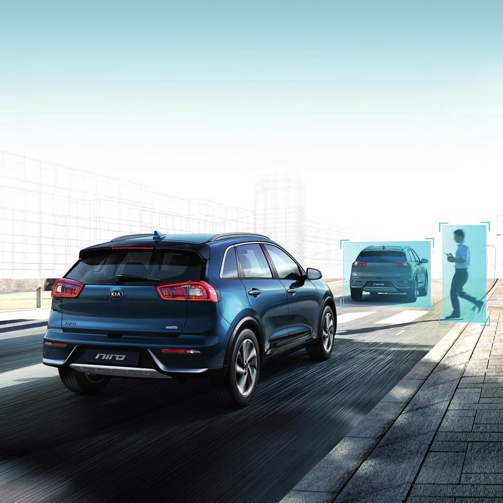 Niro Autobroms Systemet upptäcker bilar och fotgängare som korsar din väg.