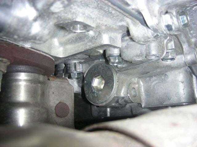 2 5/5 manufacturer, and bleed the cooling system in accordance with the car manufacturer s specifications. Check for leakages. Vor der Montage die Abdeckung unter dem Motor demontieren.