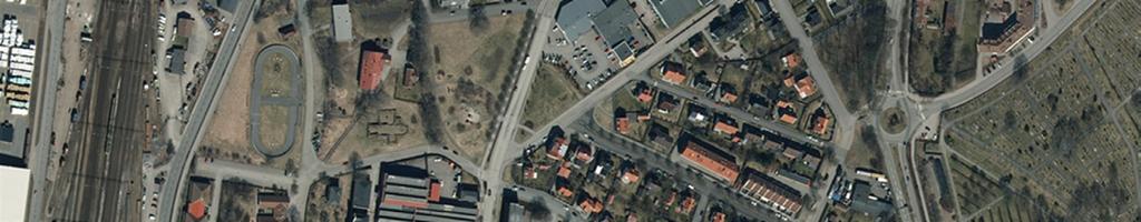 Kompletterande förbindelser föreslås även utmed Kyrkogatan och Västra Vallgatan.