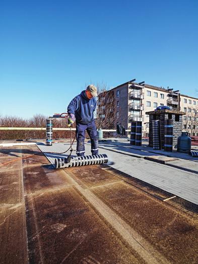 Värmeledningsförmåga 0,025 0,027 (beroende på tjocklek) Brandklassning F i enlighet med EN 13501-1 CE, EPD, FIW UTHERM Roof BG är en högpresterande, styv isoleringsskiva i PIR-skum.