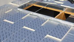 UTHERM Roof M PIR isoleringsskiva Euroclass F, belagd på båda sidor med en gasöppen glasfleece.