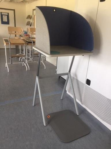 En förändrad och omväxlande fysisk lärmiljö Eleverna i åk 4 fick under några veckor in stå-bord (bild 2) i sina klassrum.