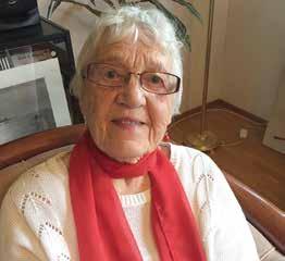 bok? Irene Johansson, Skuttunge På min fråga vad Bibeln är och betyder för henne säger Irene: Bibeln är boken som Gud oss gav. börjar en sång. Det är vad jag känner för den boken.