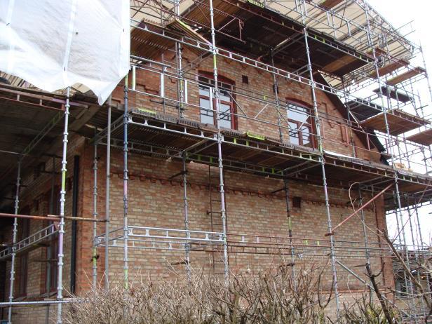 För att ta vara på byggnadens unika kännetecken krävs extra hänsyn vid renovering, ny-, om- och tillbyggnad. Byggnaden omfattas för närvarande inte av några varsamhets- eller skyddsbestämmelser.