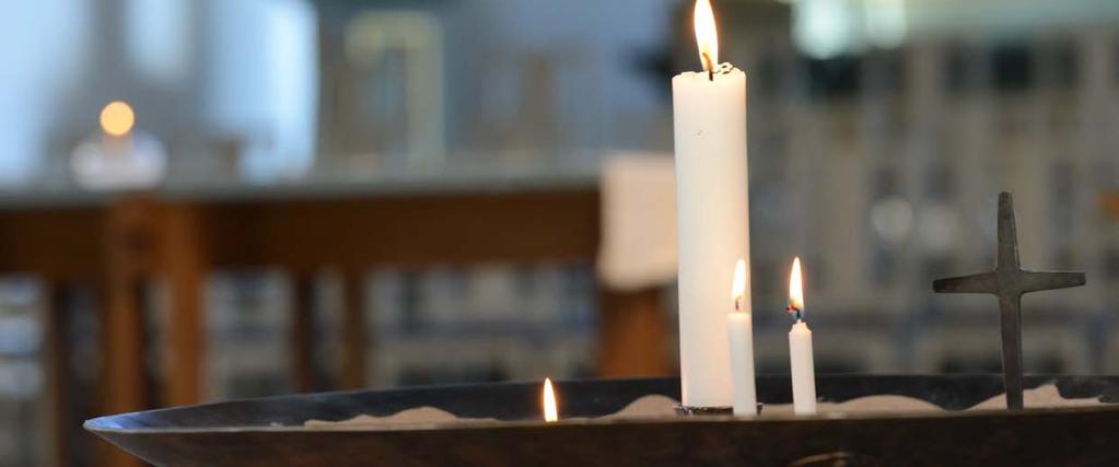 Många går in i domkyrkan för att tända ett ljus GUDSTJÄNST, 101, 110, 111 Verksamhetsmål Firandet av gudstjänst är kyrkans djupaste uttryck för en levande gemenskap mellan Gud och människa.