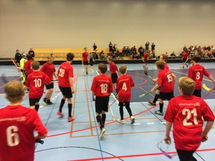 EKBACKSKYRKANS IBK En ny innebandysäsong har dragit igång för våra innebandylag. De flesta lagen började träna i augusti och har kommit igång lite tidigare än förut.