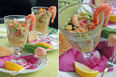 Räk- och laxcocktail 4 portioner En av våra favoriter bland förrätter är denna lyxiga cocktail med en smakrik dijondressing. Räkcocktail är en riktig klassiker.